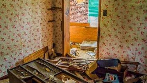 Wall Punchers - Beeton-is-Trashed-Big-Time64.jpg