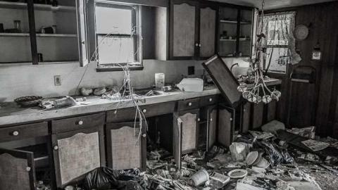 Wall Punchers - Beeton-is-Trashed-Big-Time50.jpg