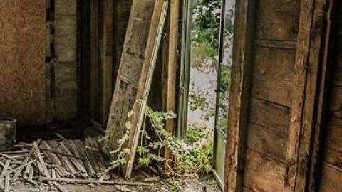 Still Sellin' - bradford urbex-9149.jpg