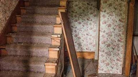 Crap House - Middletown-Manor67.jpg