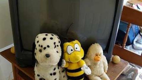 Everything Must Go - Holey-Sht1.jpg