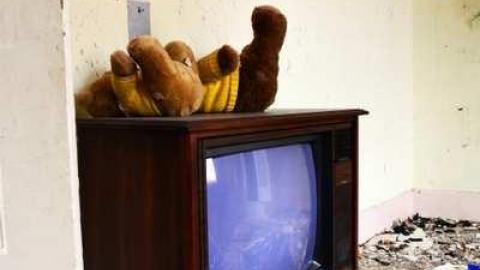 Everything Must Go - Holey-Sht9.jpg