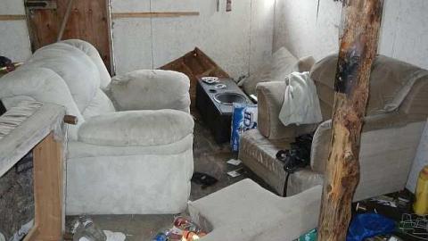 Farm pics - abandoned5.jpg