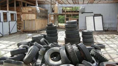 Farm pics - Abandoned3.jpg