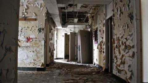 Climbing Walls - Hamilton-TB-Sanitorium79.jpg