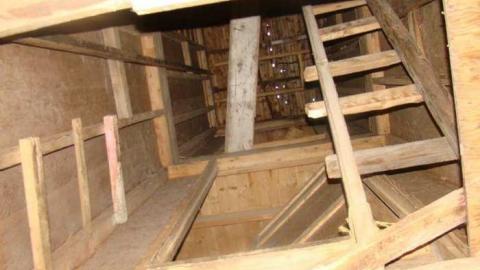 Mayfield House/Barns - Old-House--Barns100.jpg