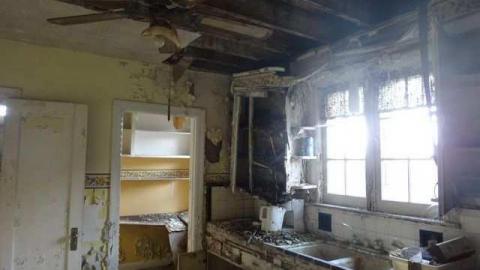 Aug 31 2013 - Old-Red-Near-Kings-Buffet13.jpg