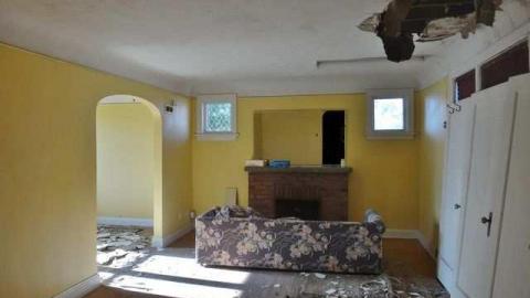 Aug 31 2013 - Old-Red-Near-Kings-Buffet14.jpg