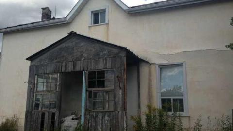 Photo from White on Airport 