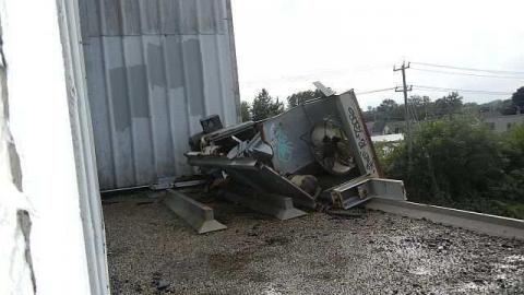 Robson-Lang Leathers - 28roof2.jpg