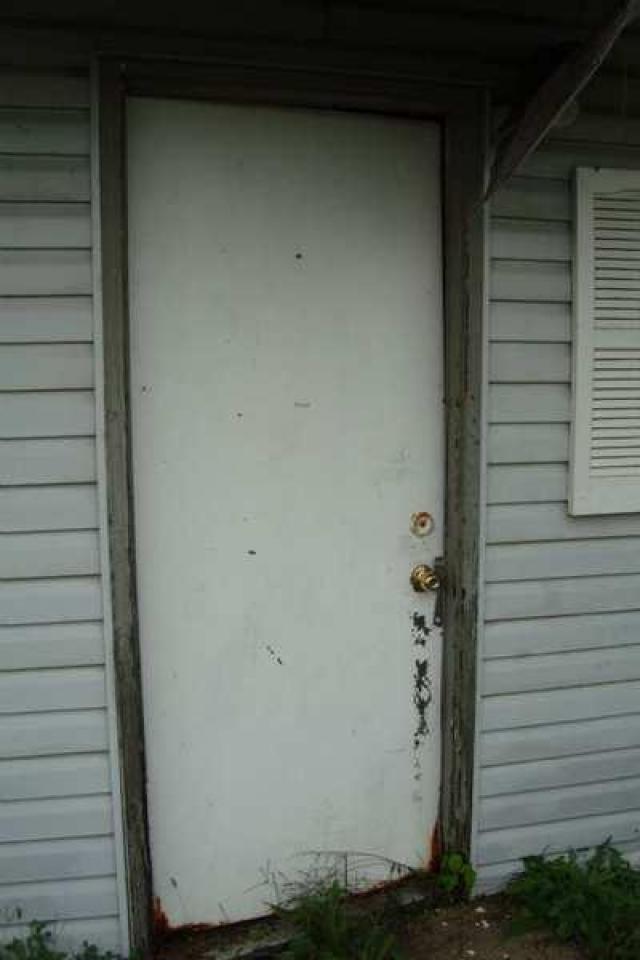 Small Odessa Building photo 3