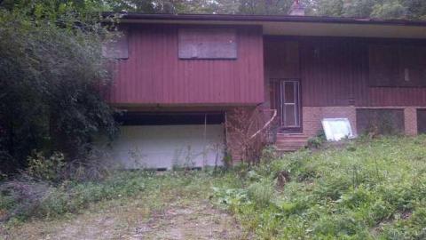 Sept. 13/2013 Visit - Empty-House-on-3rd7.jpg