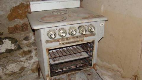 Dangerous Crawl - John-Leary-House20.jpg