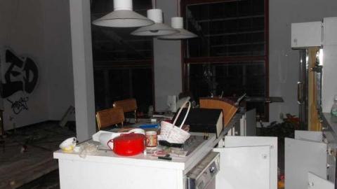 9/15/13, 9/16/13 - Abandoned-Cat-Lady-House88.jpg