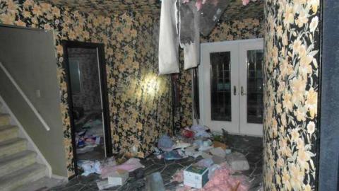 9/15/13, 9/16/13 - Abandoned-Cat-Lady-House89.jpg