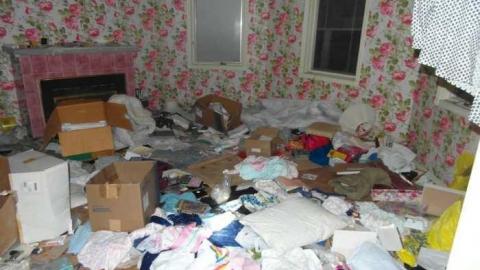 9/15/13, 9/16/13 - Abandoned-Cat-Lady-House218.jpg