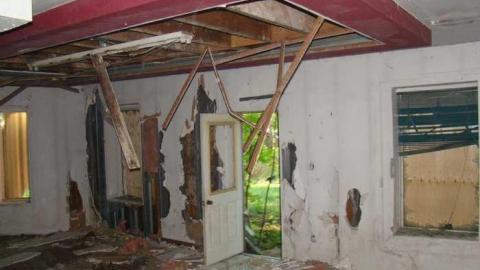 House By the Airport - Glanbrook48.jpg