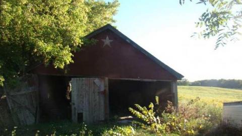 House By the Airport - Glanbrook53.jpg