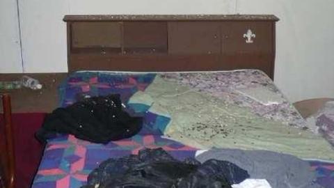 Cabin on 20 - P1140250.jpg