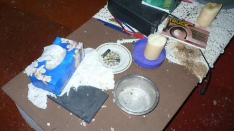 Cabin on 20 - P1140261.jpg