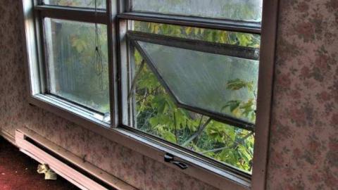 Kennedy Closure - 70s-Bungalow28.jpg