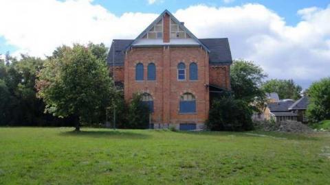 Photo from Victoria Annex School House