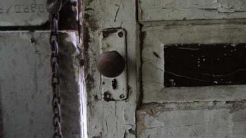 Empty and Lowe - kwimage.jpg