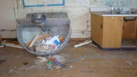 Very Active Sales Centre - Alderwood-Collegiate-Institute407.jpg