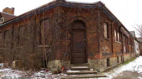 Sivern's Upholstery - Siverns-Upholstery3.jpg