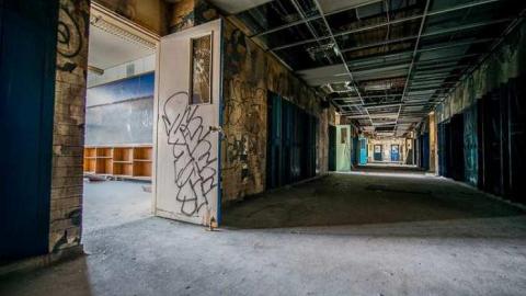 Mourning Classes - Alderwood-Collegiate-Institute246.jpg