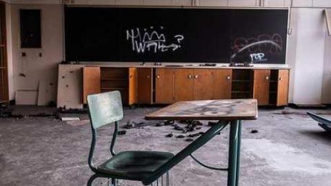 Mourning Classes - Alderwood-Collegiate-Institute363.jpg