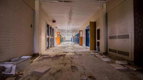 Mourning Classes - Alderwood-Collegiate-Institute364.jpg