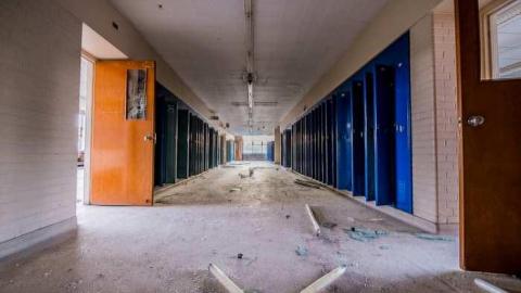 Mourning Classes - Alderwood-Collegiate-Institute377.jpg