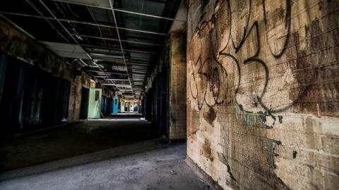 Mourning Classes - Alderwood-Collegiate-Institute365.jpg