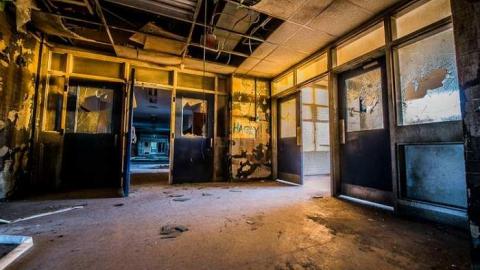 Mourning Classes - Alderwood-Collegiate-Institute266.jpg