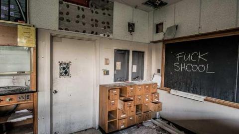 Mourning Classes - Alderwood-Collegiate-Institute268.jpg