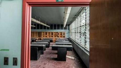 Mourning Classes - Alderwood-Collegiate-Institute256.jpg