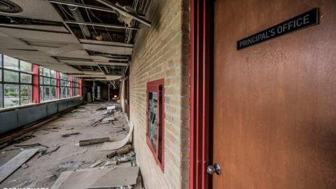 Mourning Classes - Alderwood-Collegiate-Institute259.jpg