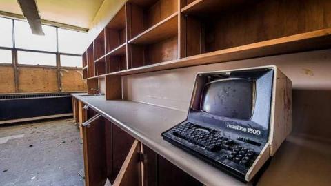 Mourning Classes - Alderwood-Collegiate-Institute238.jpg