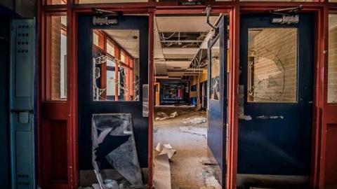 Mourning Classes - Alderwood-Collegiate-Institute261.jpg