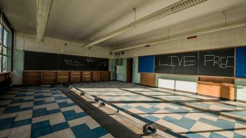 Mourning Classes - Alderwood-Collegiate-Institute245.jpg