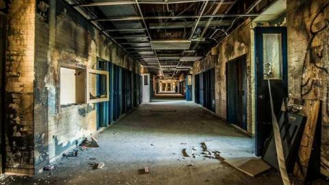 Mourning Classes - Alderwood-Collegiate-Institute247.jpg