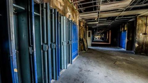 Mourning Classes - Alderwood-Collegiate-Institute241.jpg