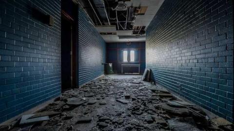 Mourning Classes - Alderwood-Collegiate-Institute243.jpg