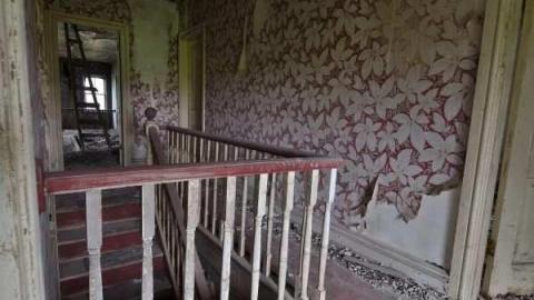 Sept. 2013 - Hung-Up-On-Line-8920.jpg