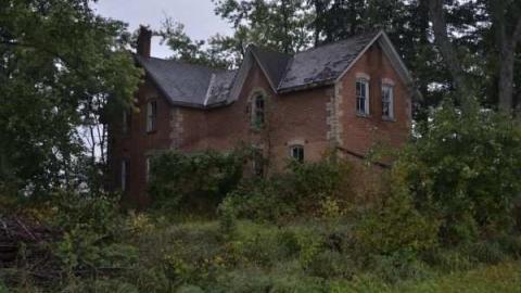 Sept. 2013 - Hung-Up-On-Line-8925.jpg