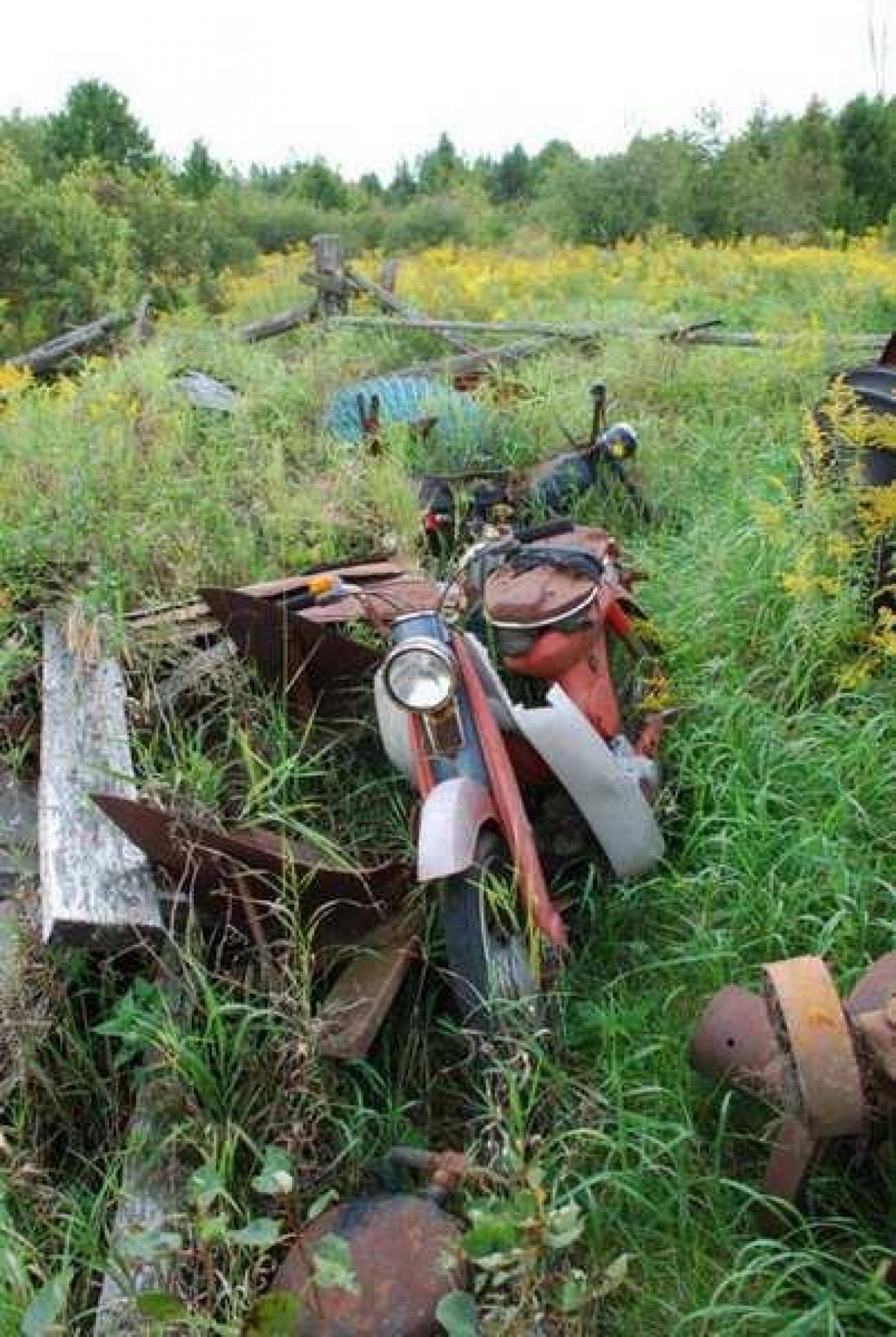 Burys Green  - Burys-Green--tractor-graveyard70.jpg