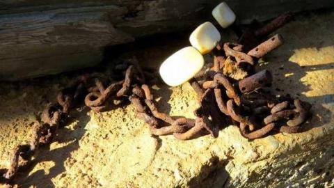 Elfrida Farm Ruins 2013 - Corners-Tagged-to-Death30.jpg