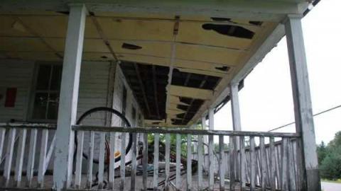 Hwy 35 Coboconk white house photo 5