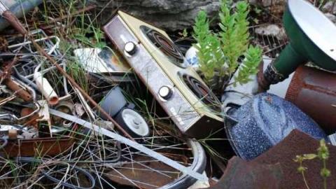 Hwy 35 White House - Hwy-35-Coboconk-white-house18.jpg